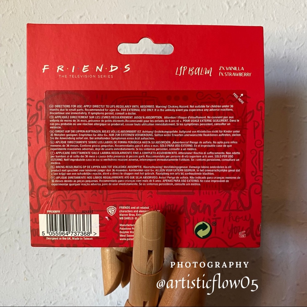 NEW! Friends Central Perk Lip Balm Coffee Cup Set - Picture 6 of 10